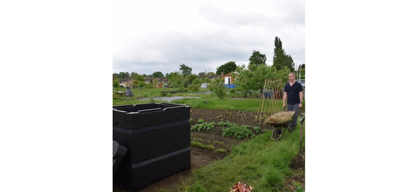 How to use the HOTBIN Mega compost bin on your allotment!